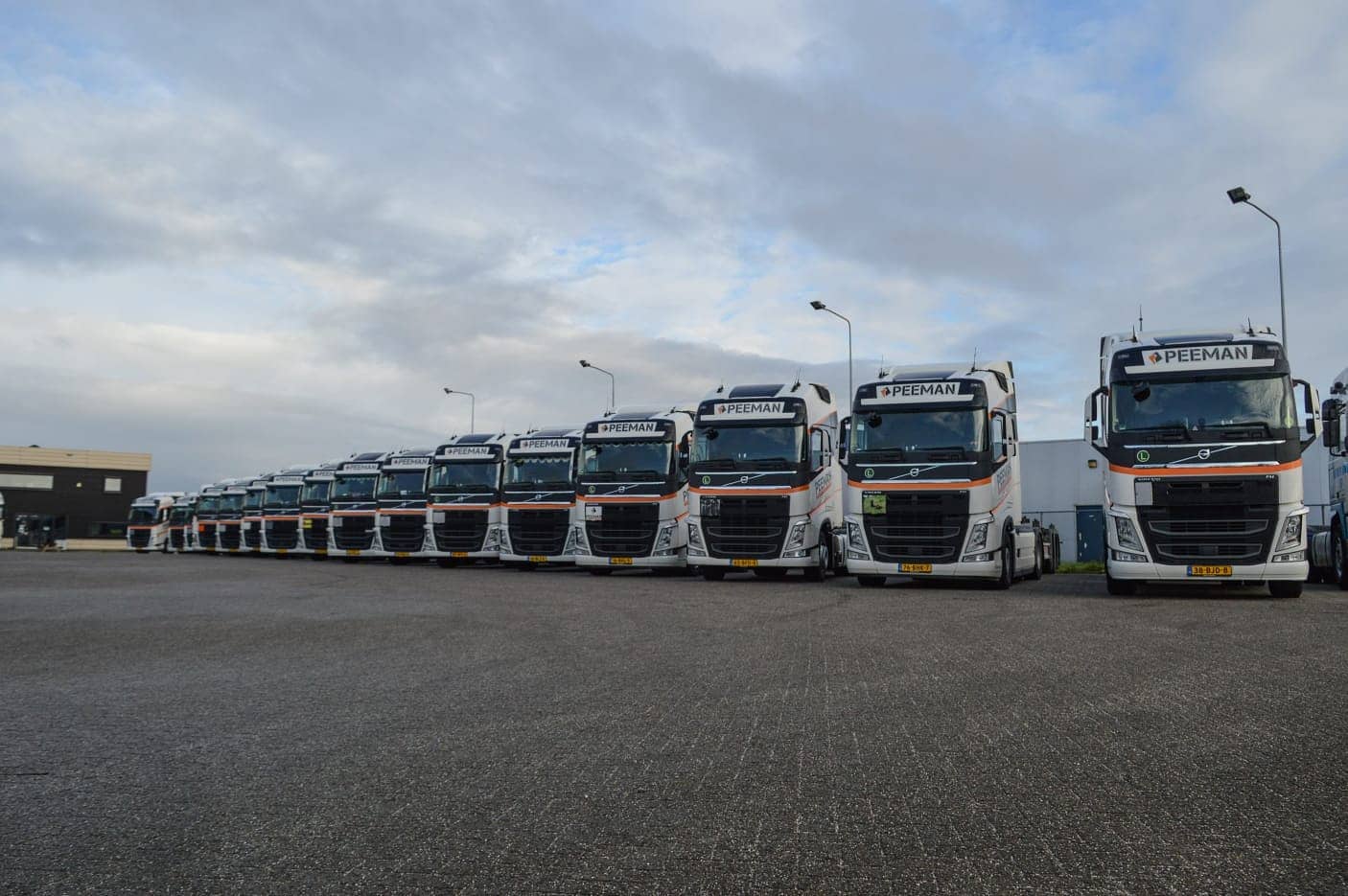 鹿特丹港，与PEEMAN运输公司聊天有感