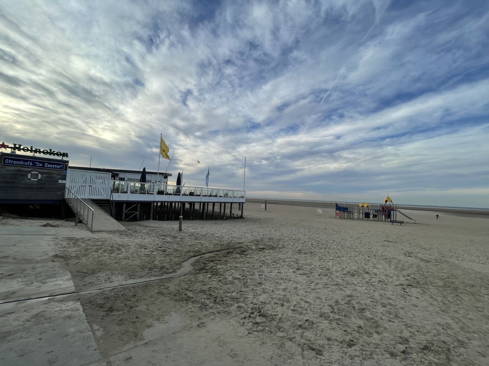 鹿特丹港，与PEEMAN运输公司聊天有感